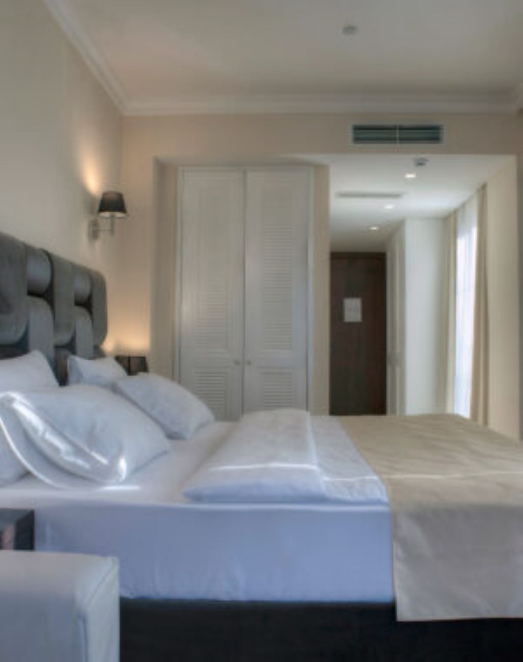Hotel Moskva-Standardna soba.jpg