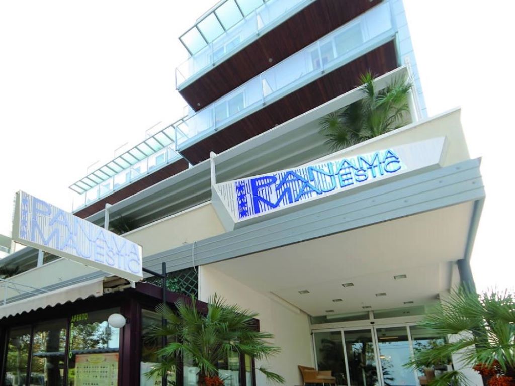 Panama Majestic-Ulaz u hotel.jpg