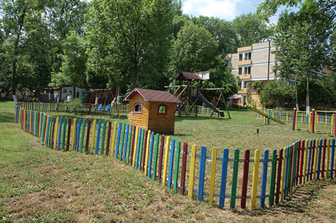 Hotel Sara-Decije igraliste.jpg