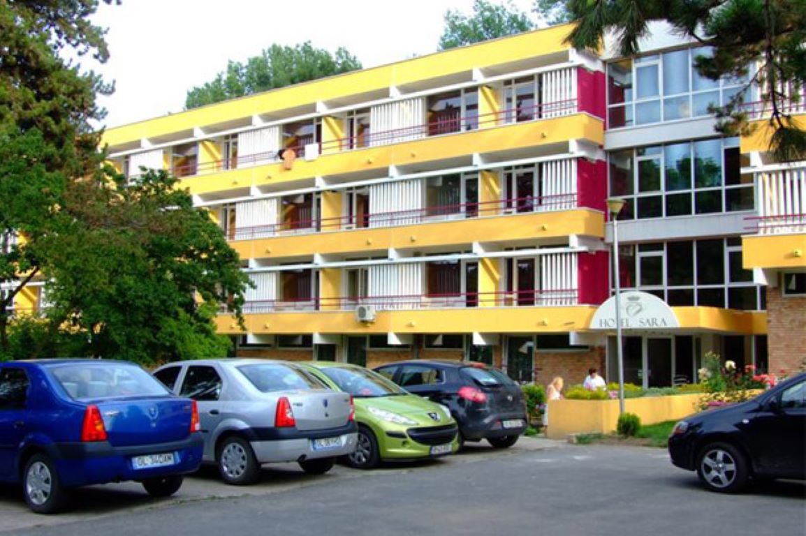 Hotel Sara-Hotel spolja.jpg