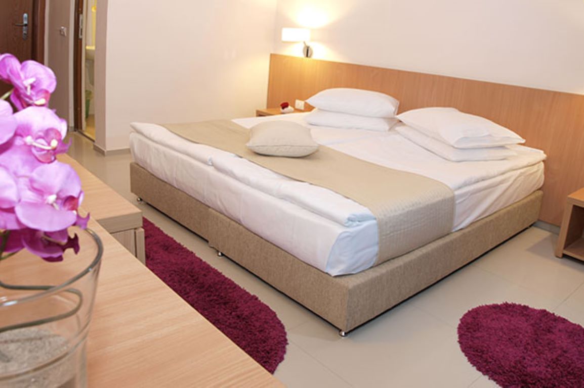 Sara Hotel-Standardna soba.jpg