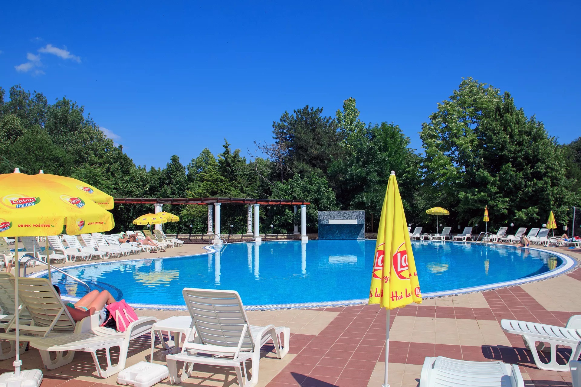 2D Resort & Spa-Bazen.jpg
