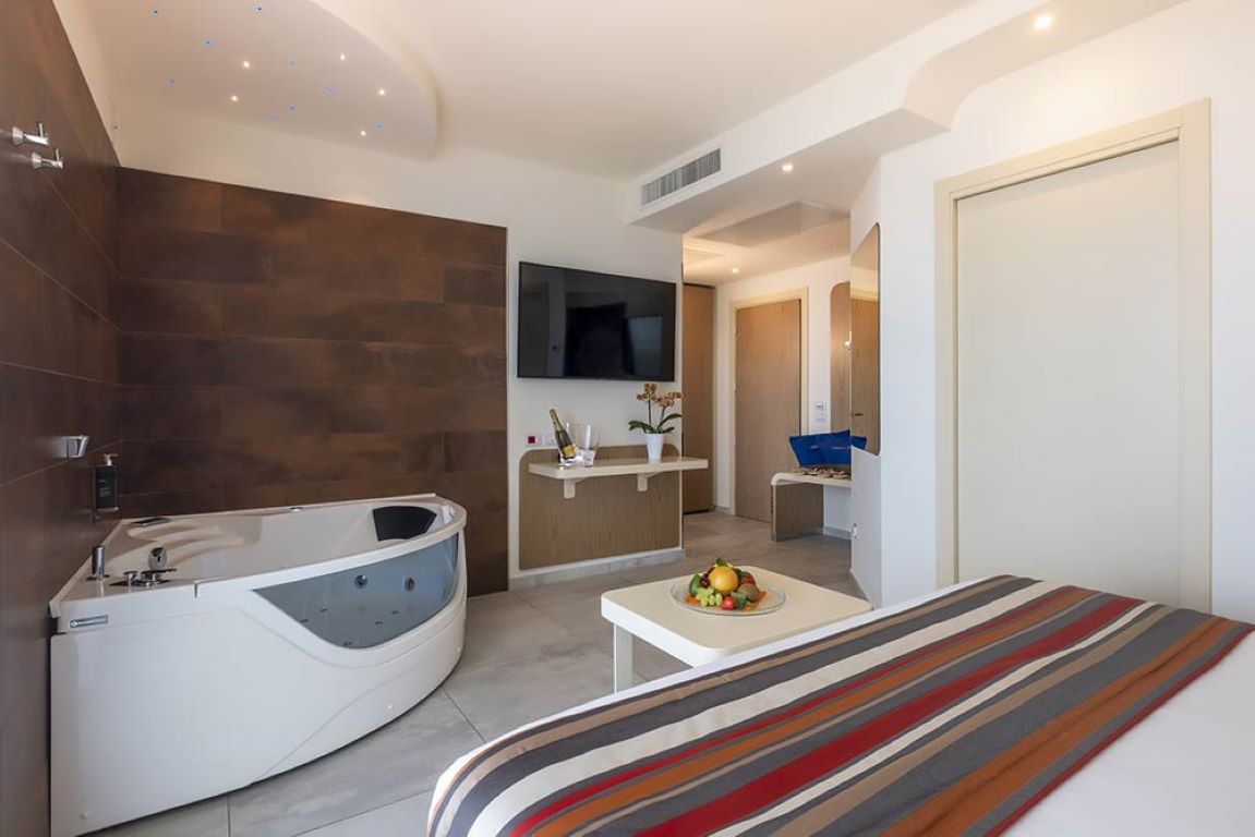 Aria Hotel-Suite.jpg