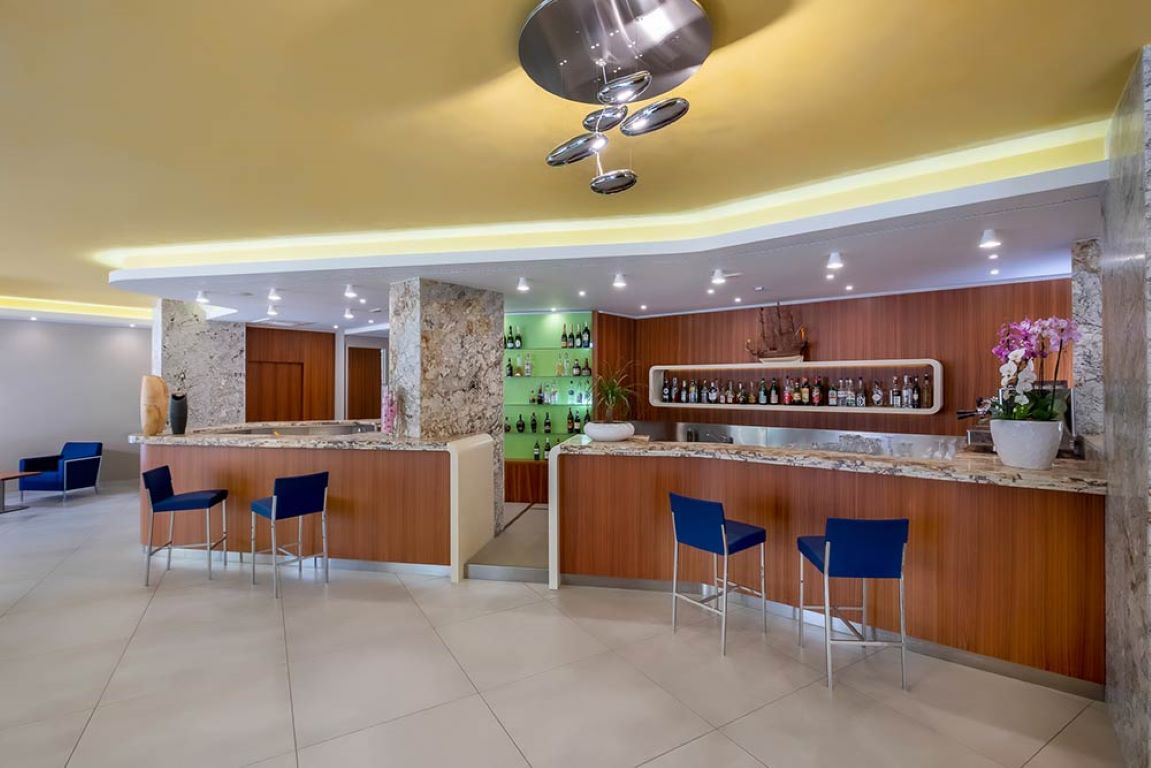 Hotel Aria-Lobby bar.jpg