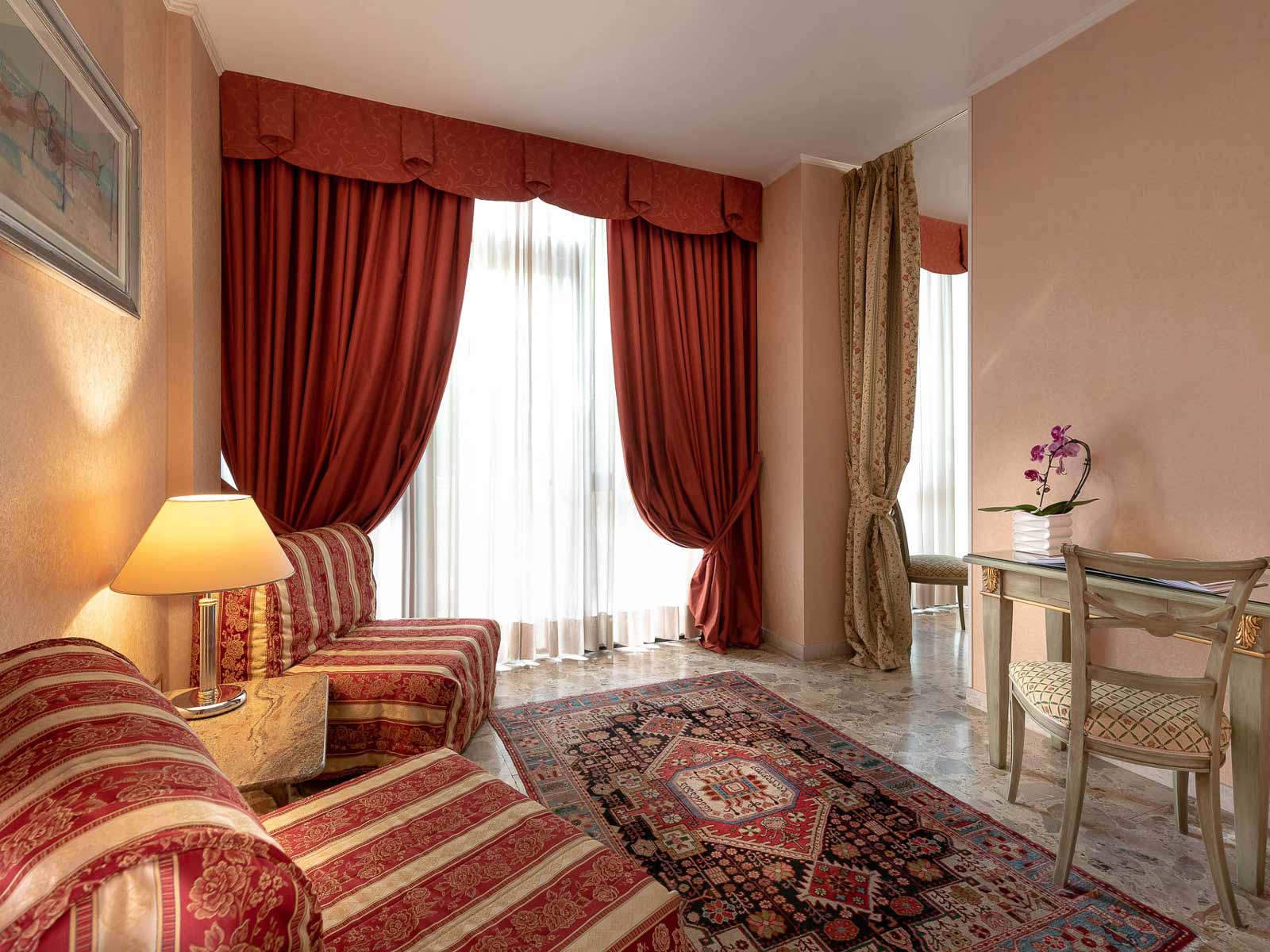 Hotel President-Executive suite.jpg