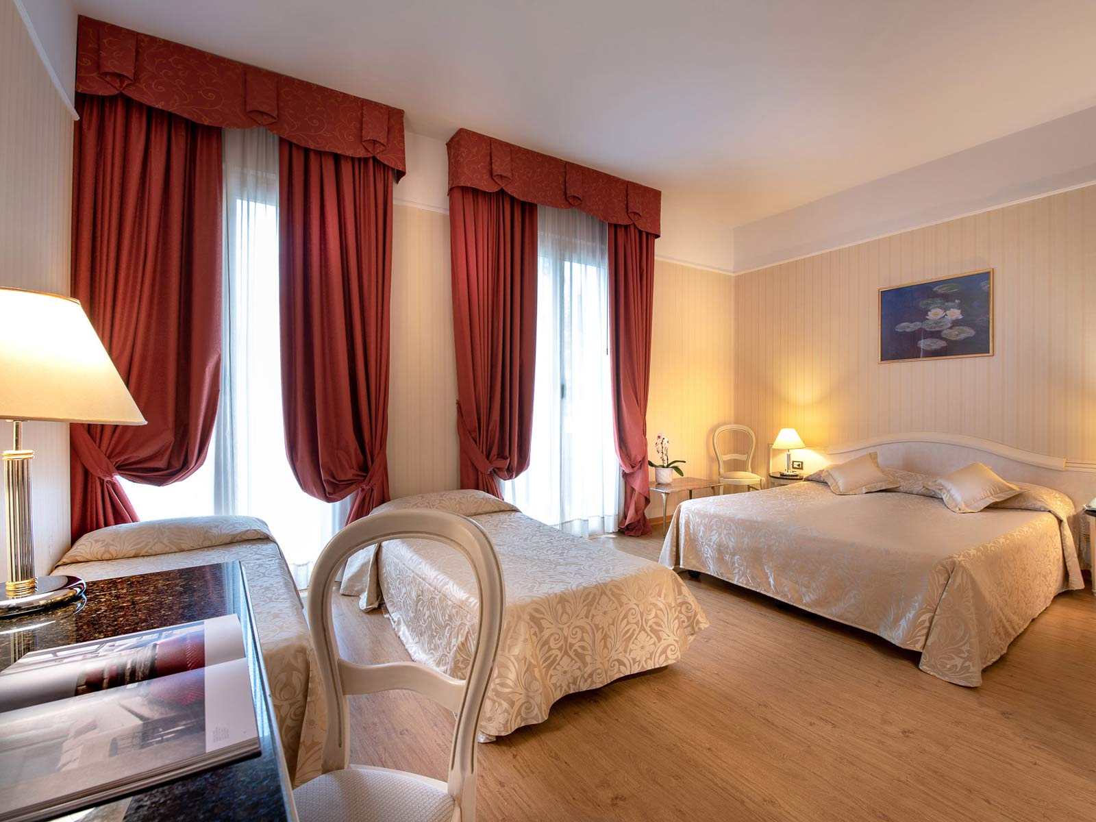 President Hotel-Executive junior suite.jpg