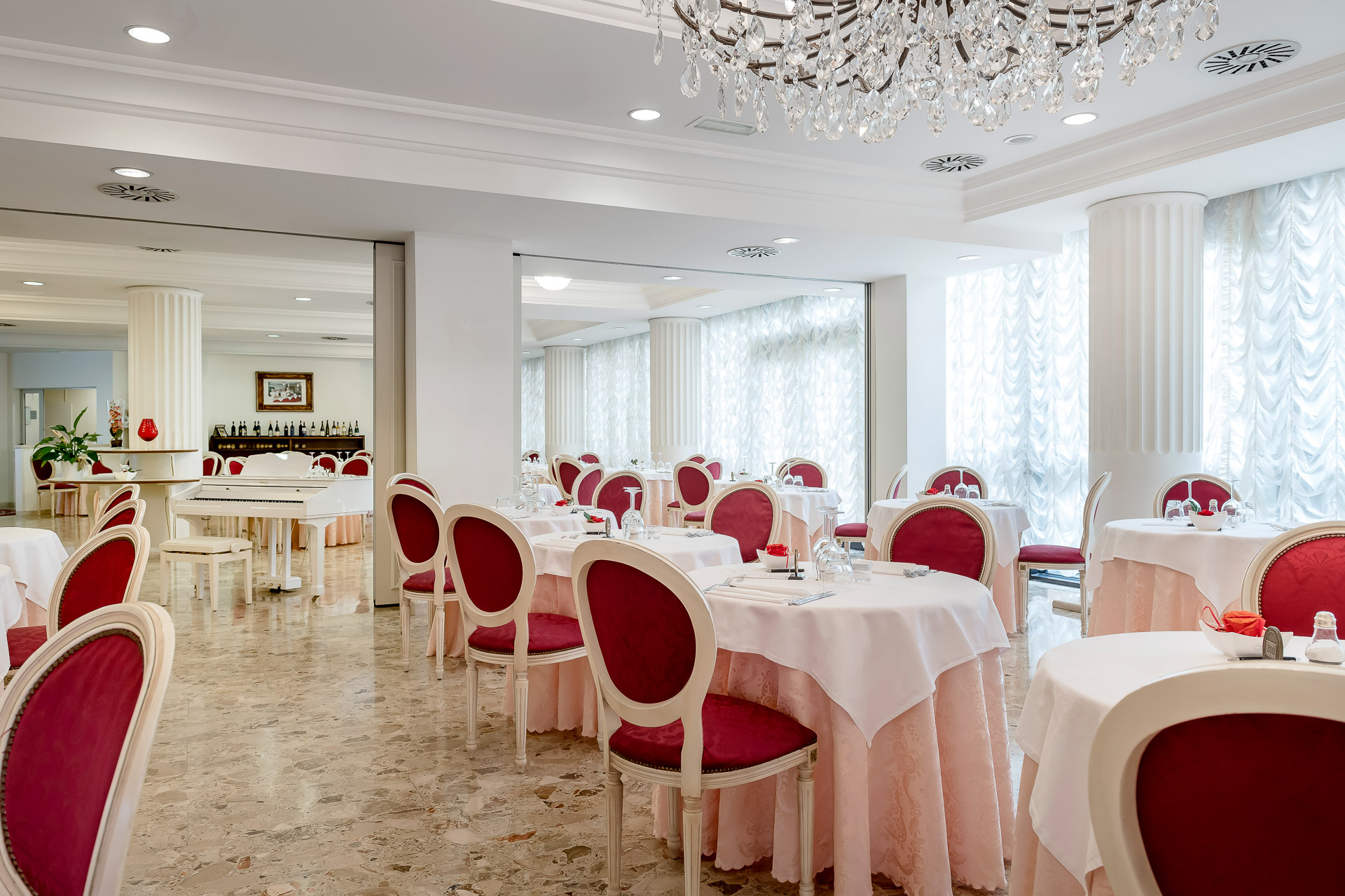 President Hotel-Restoran.jpg