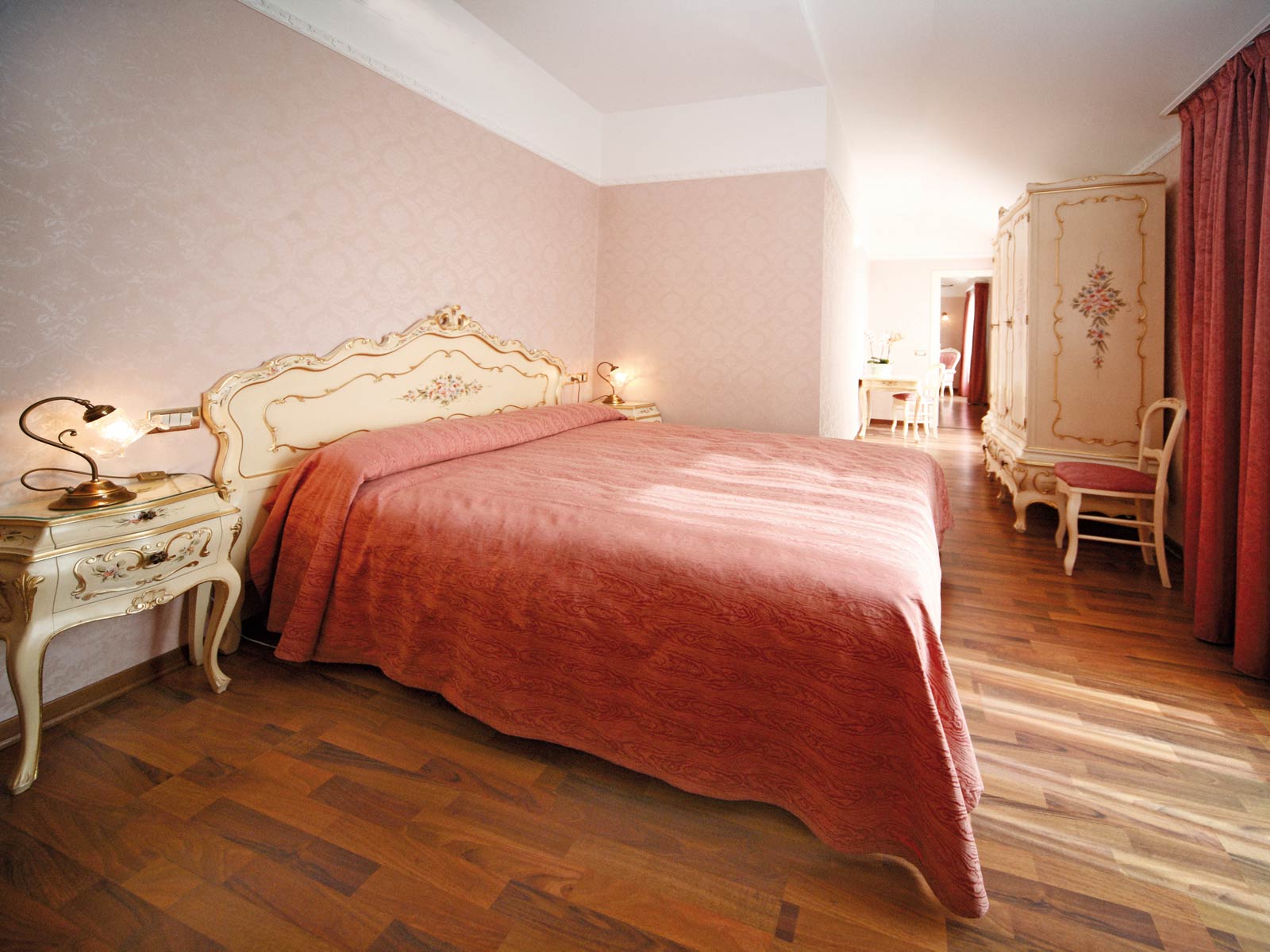 President Hotel-Royal suite.jpg