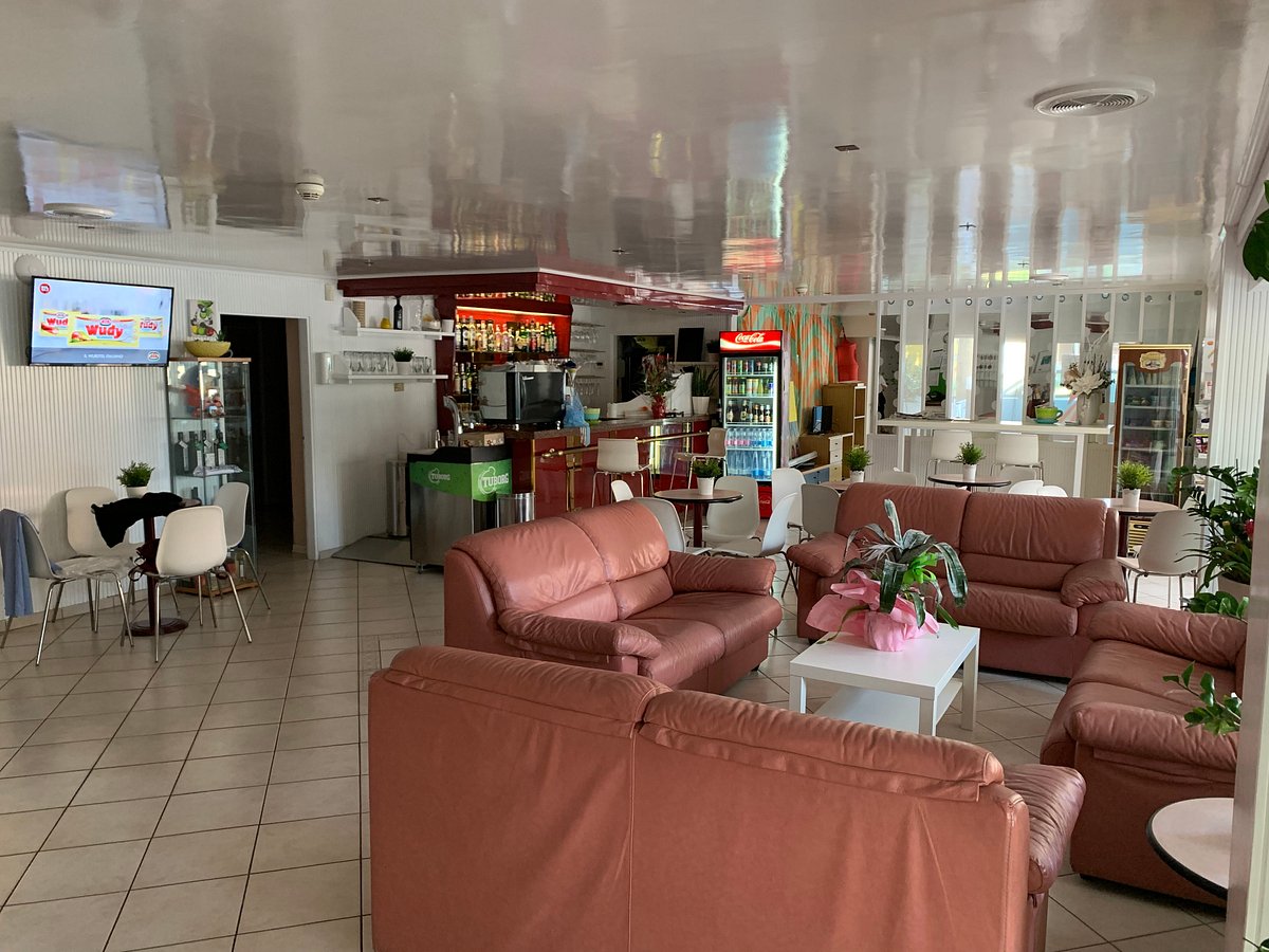 Crystal Hotel-Lobby.jpg