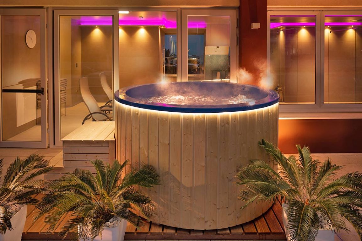 Ascot & Spa Hotel-Djakuzi u Spa centru.jpg