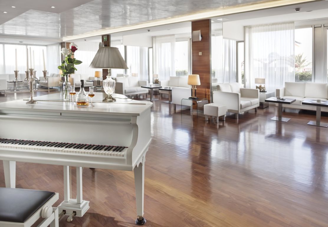 Hotel Ascot & Spa-Lobby.jpg