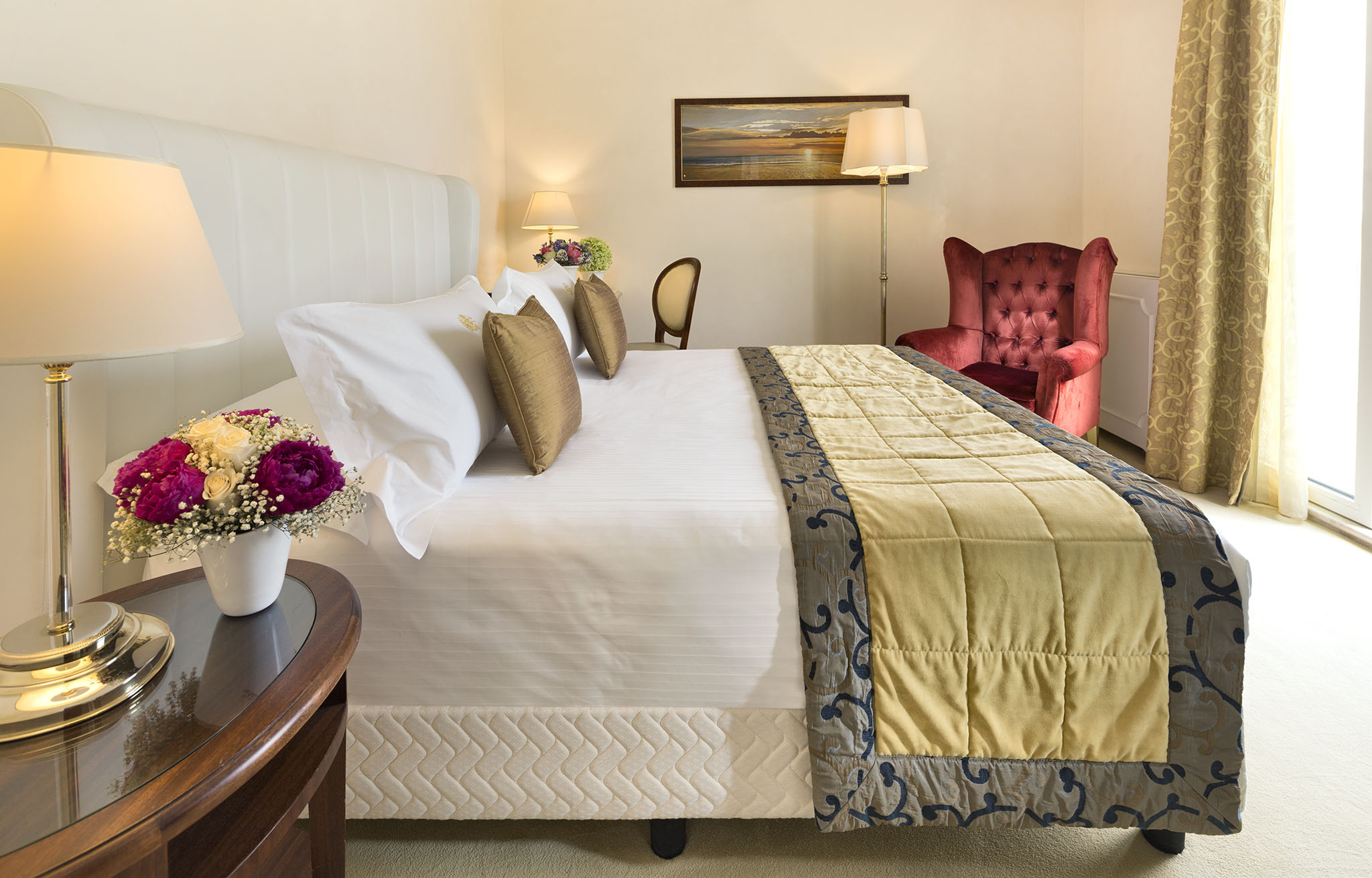 De Londres Hotel-Deluxe Perignon suite.jpg