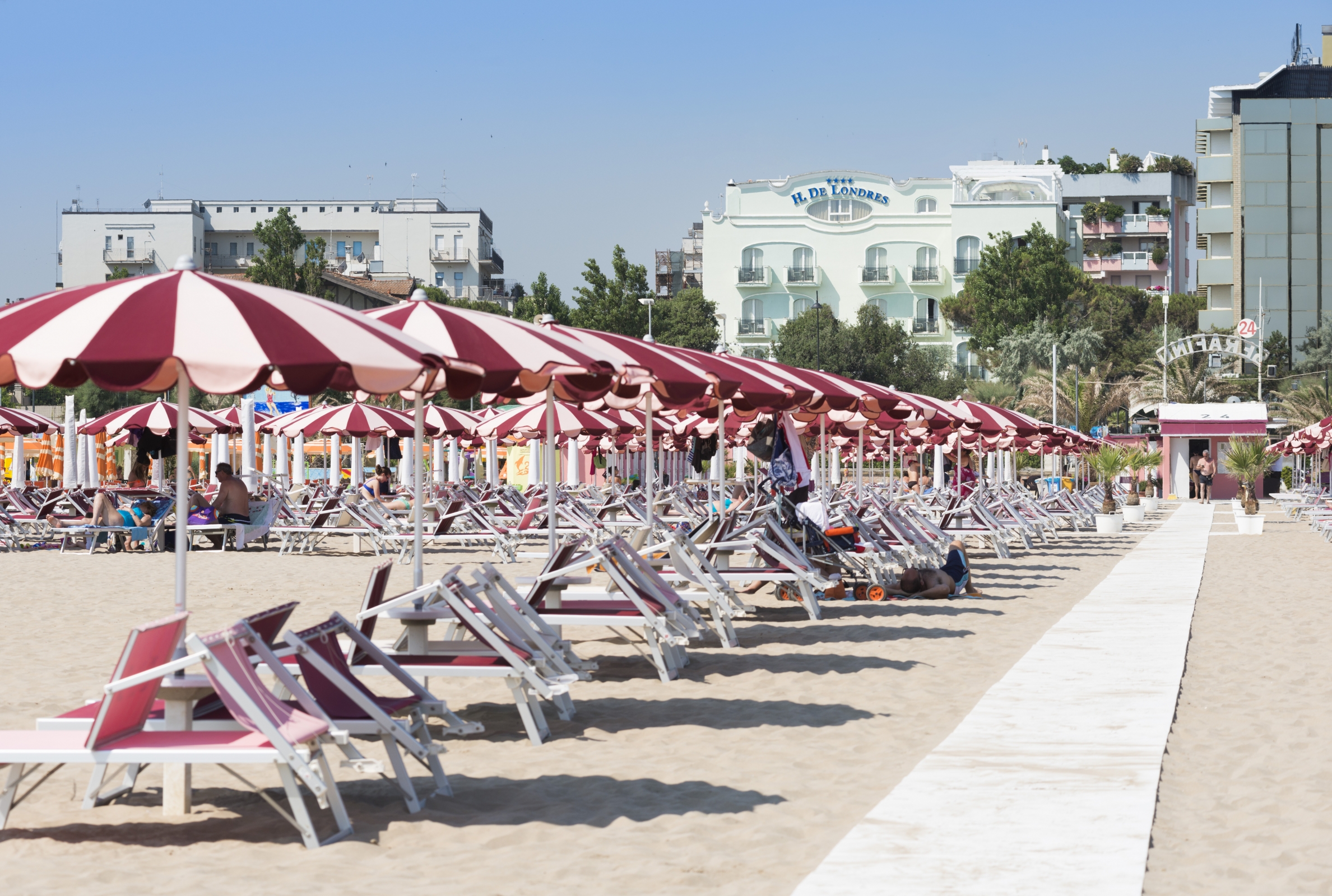 Hotel De Londres-Plaza.jpg