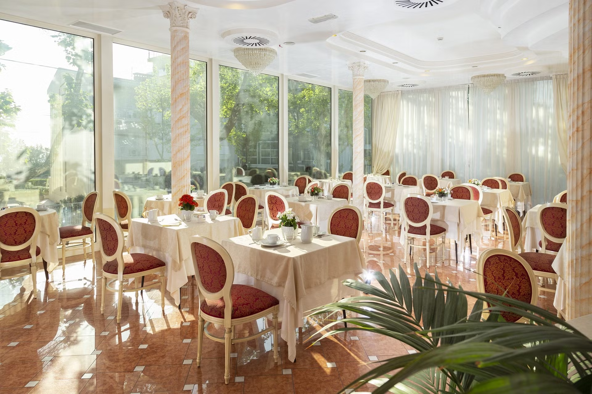 Gallini-Palace-Hotel-Restoran.jpg