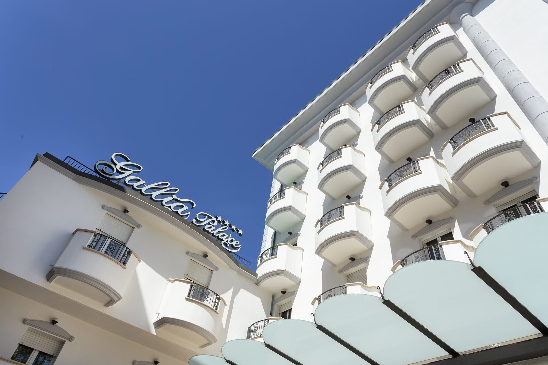 Hotel Gallini Palace-Zgrada hotela.jpg