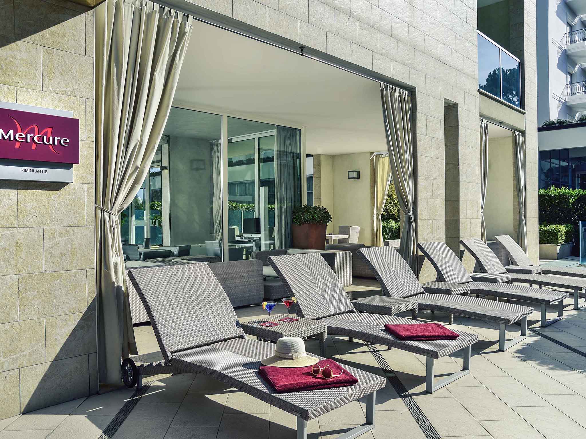 Hotel Merucre Rimini Artis-Terasa.jpg
