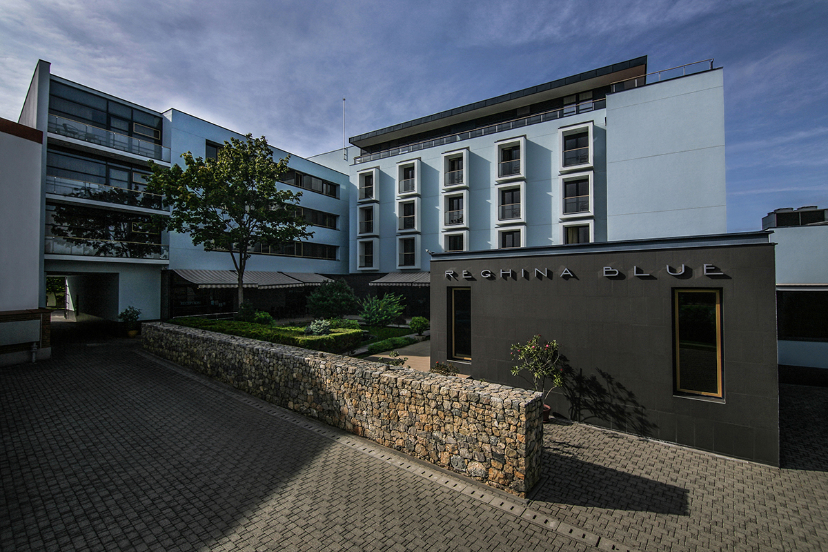 Reghina Blue-Ulaz u hotel.jpg