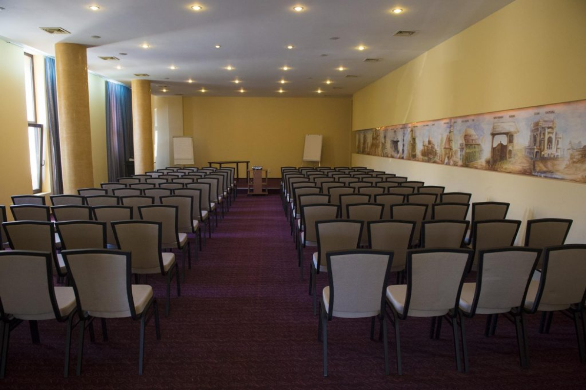 Hotel Perla sala za konferencije.jpg
