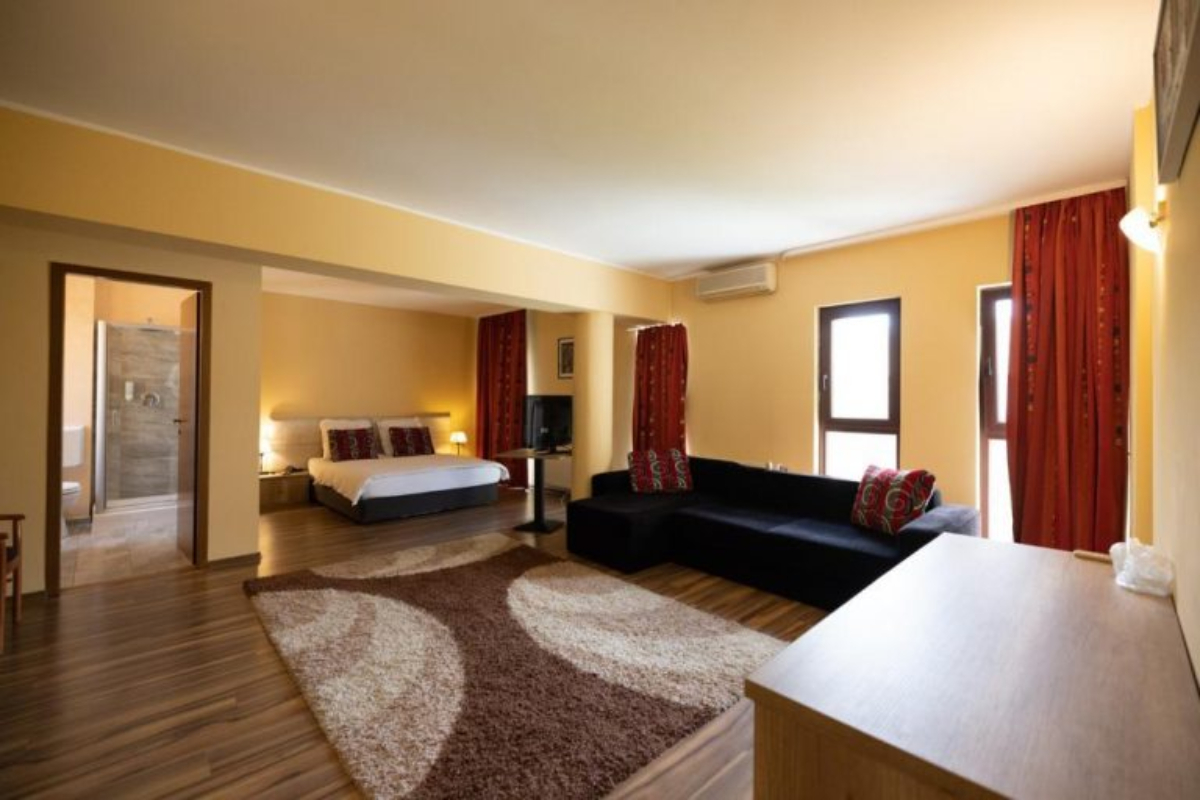 Hotel Perla standard suite.jpg