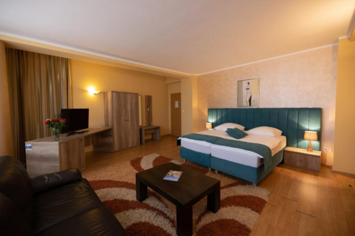Hotel Perla suite.jpg