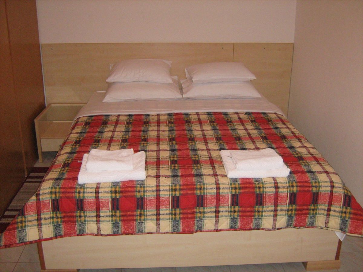 Springs apartmani Bordo apartman spavaća soba.jpg