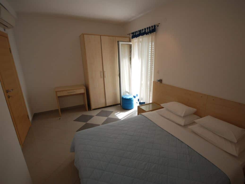 Springs apartmani Plavi apartman spavaća soba.jpg