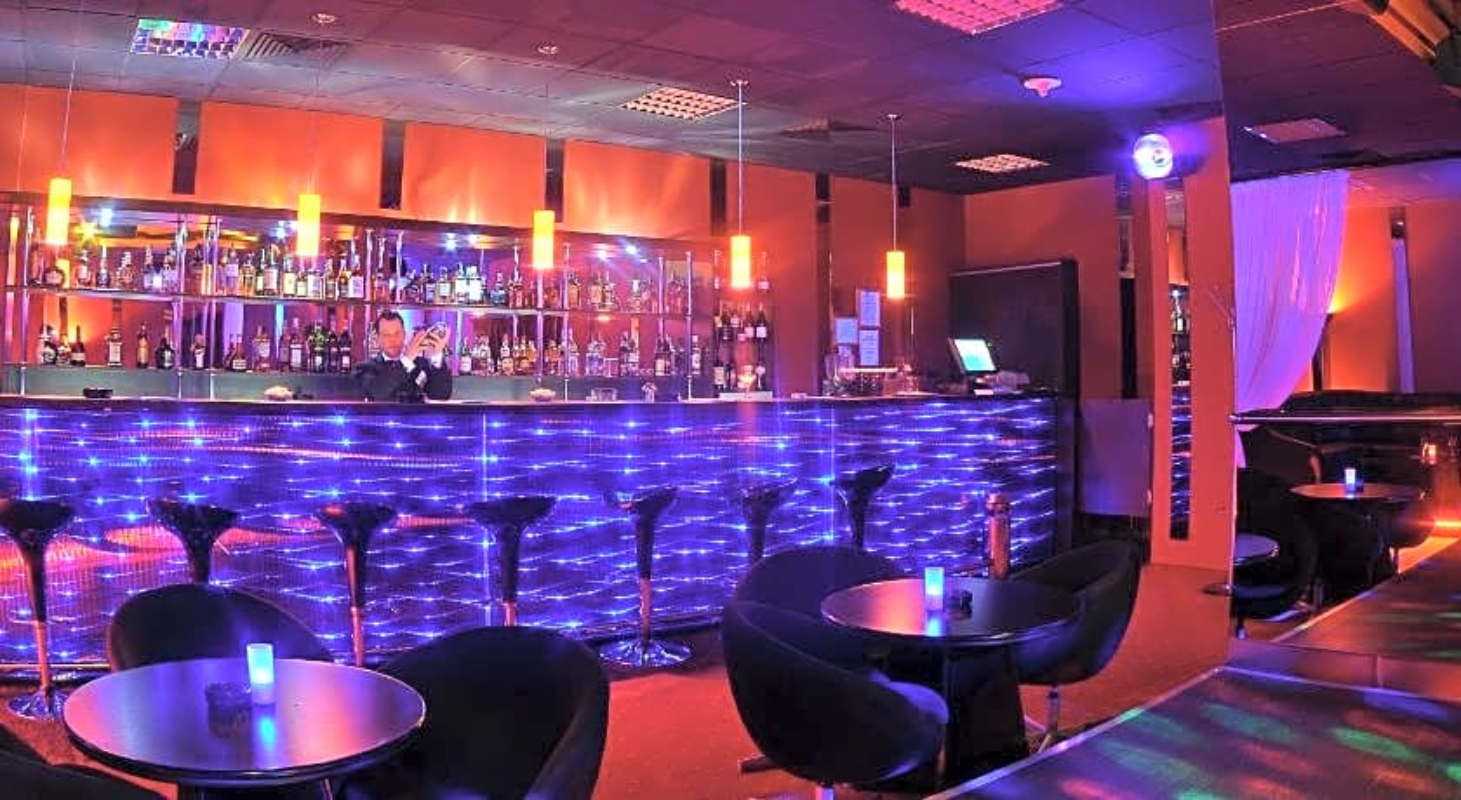 Hotel North Star Continental Resort bar.jpg