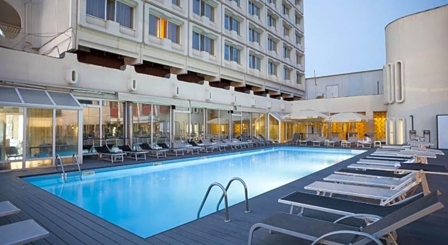 Hotel North Star Continental Resort bazen na otvorenom.jpg