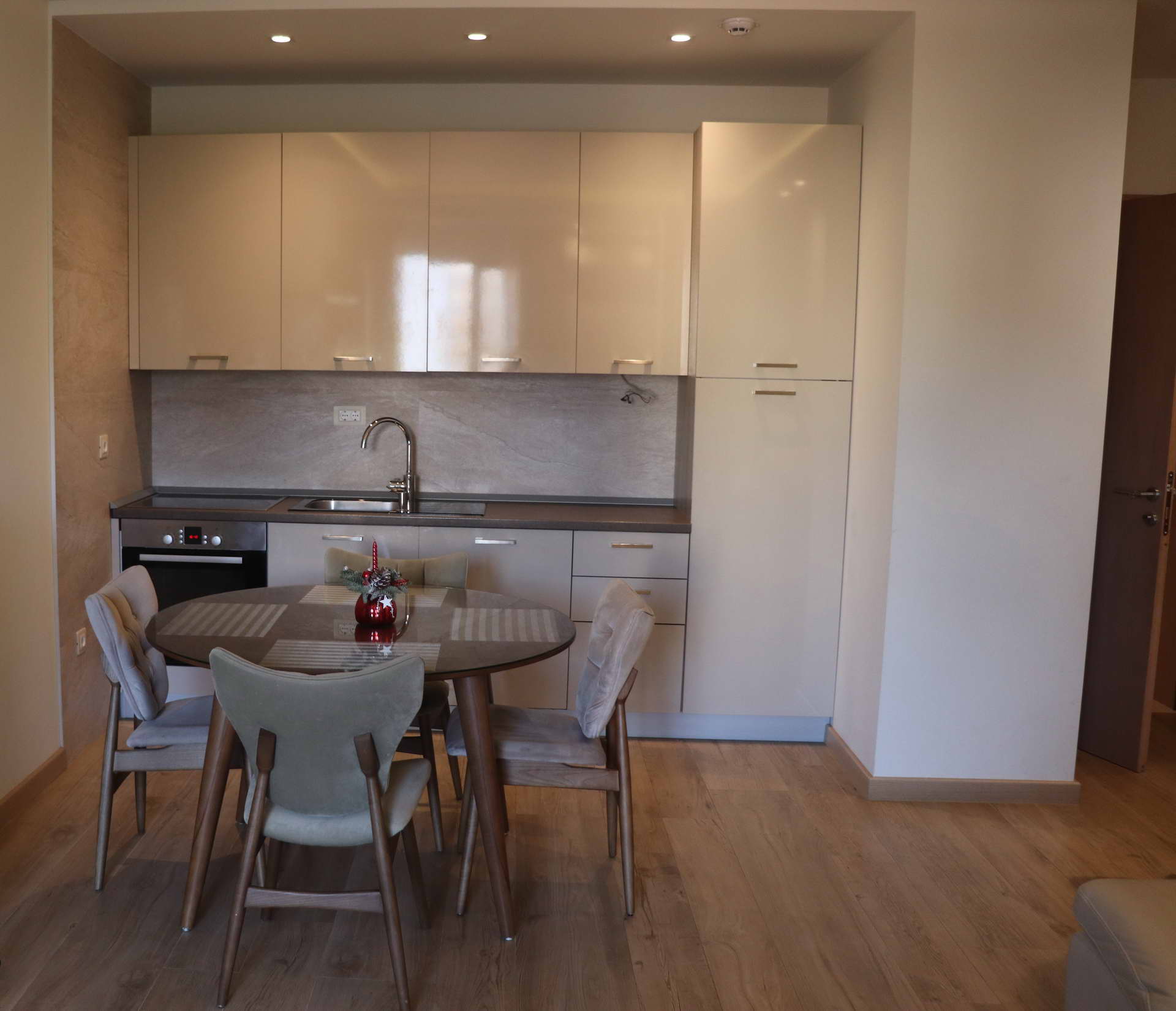 Villa Gracia kuhinja apartmana.jpg