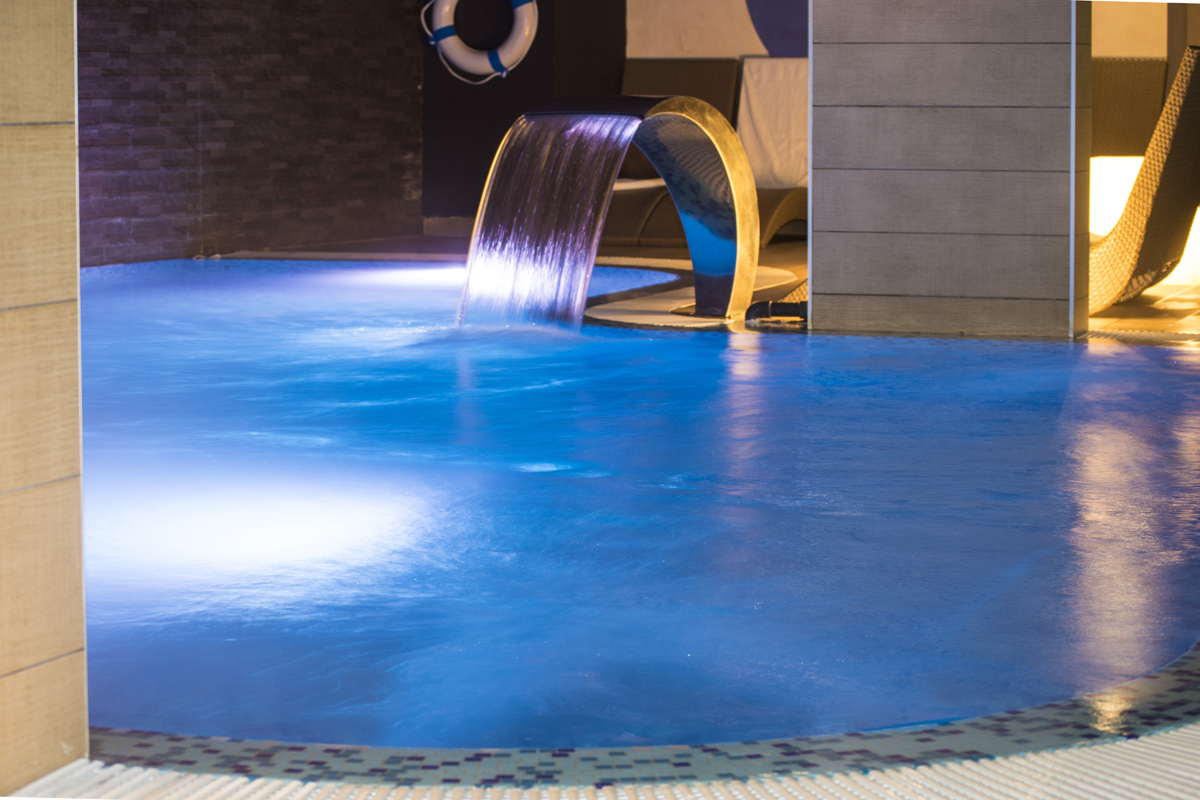 HoteL Lavina Spa bazen.jpg