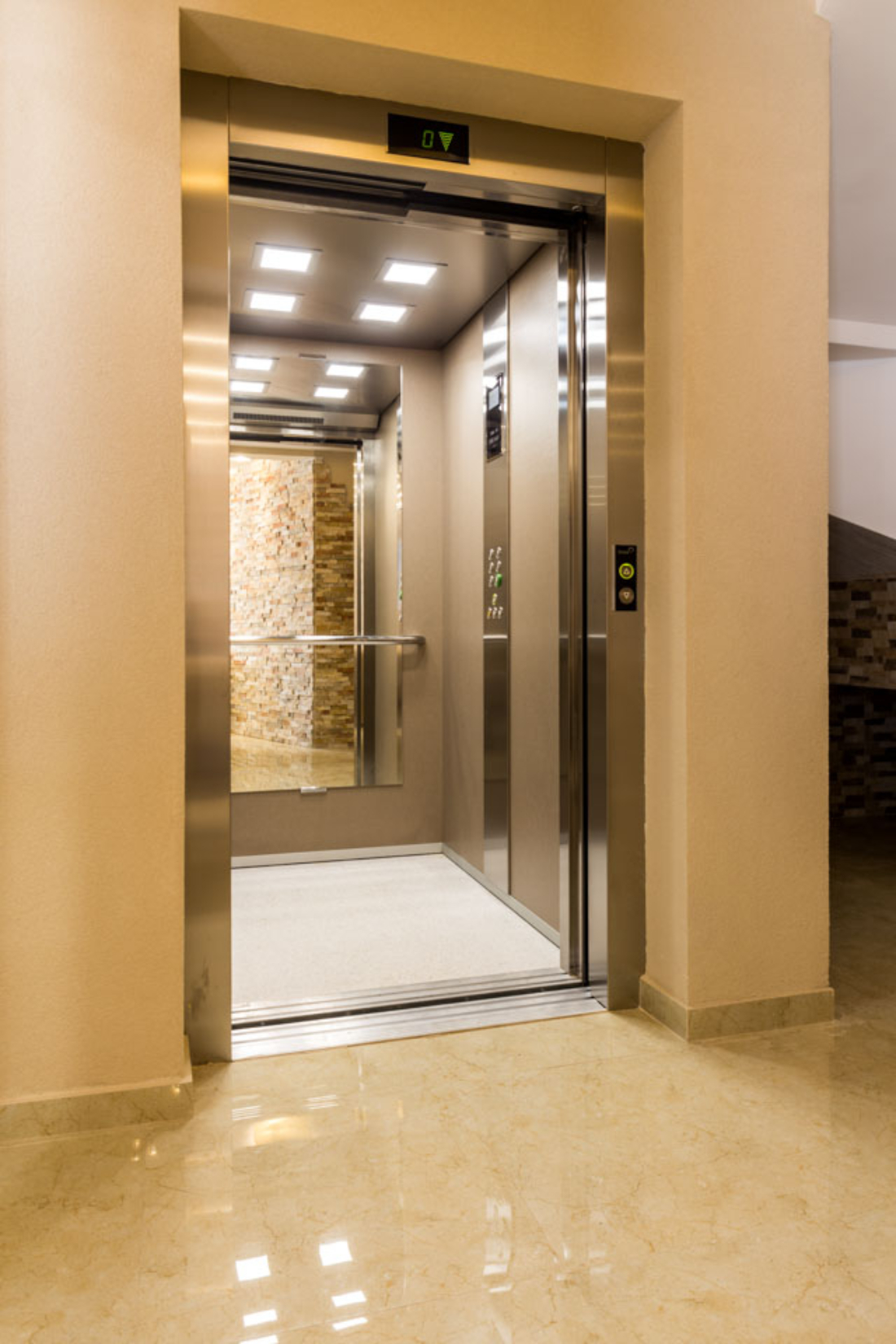 Apartmani Al Mare lift.jpg
