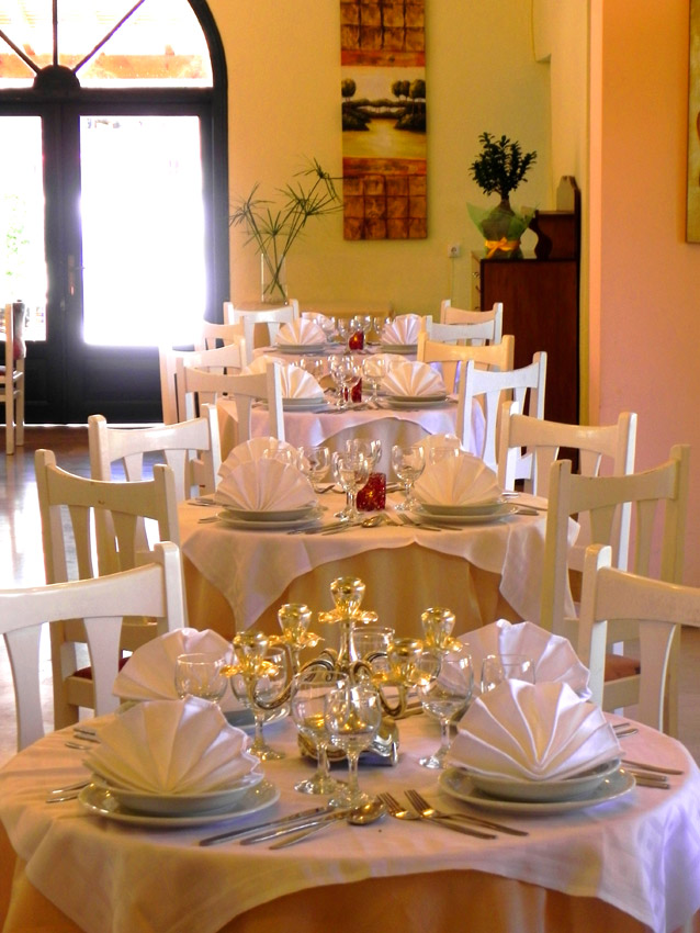 Hotel Alkionis restourant.jpg