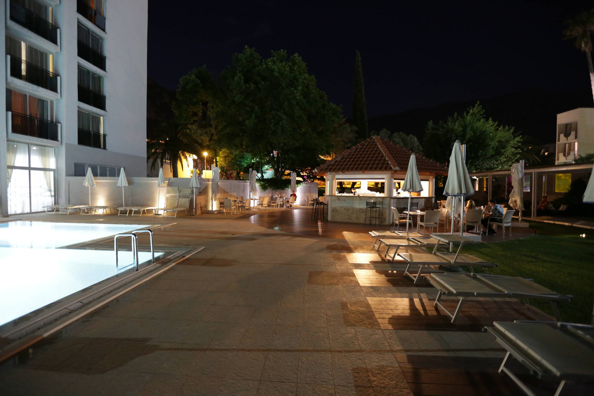 Hotel Tara bar.jpg