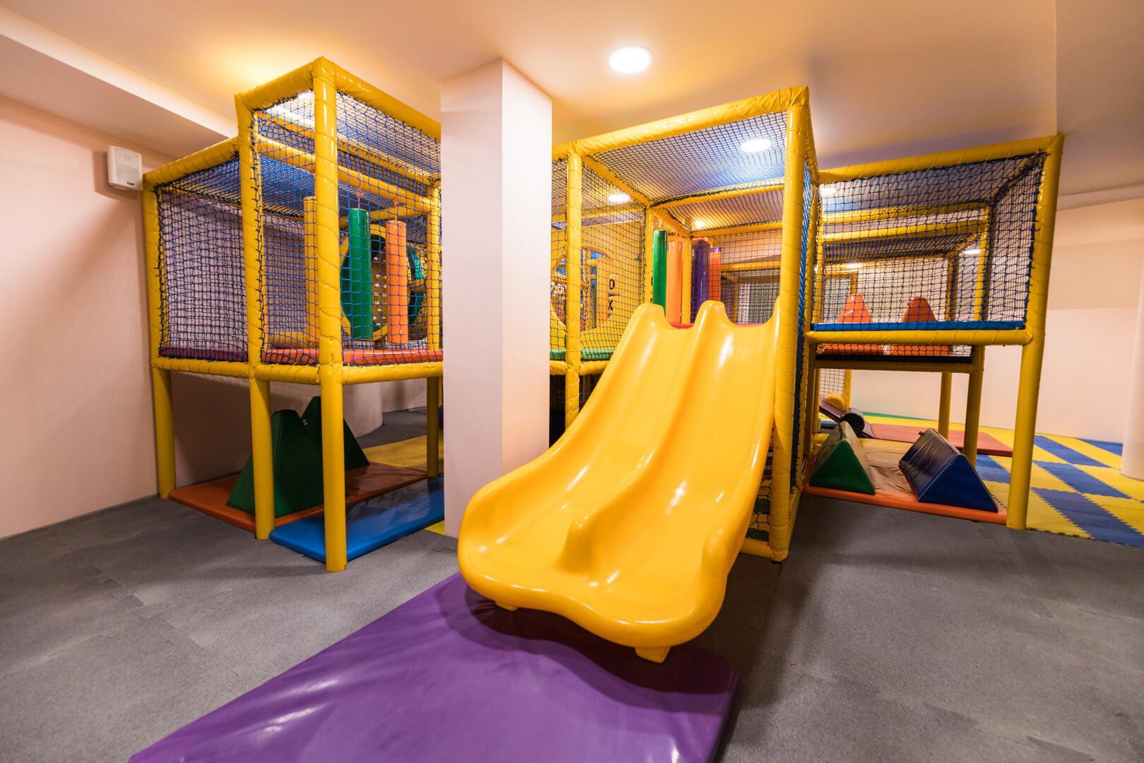 Hotel Tonati igraonica.png