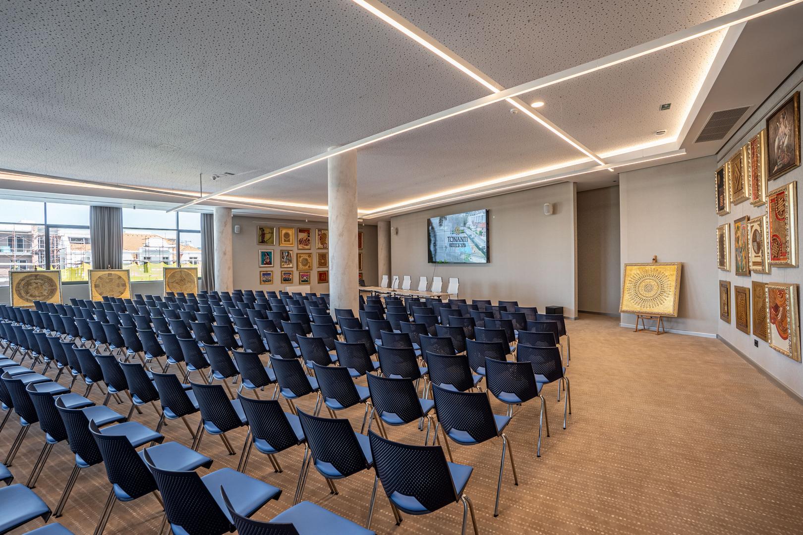 Hotel Tonati konferencijska sala.png