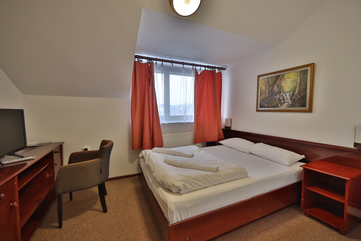 Hotel Babin zub soba.jpg
