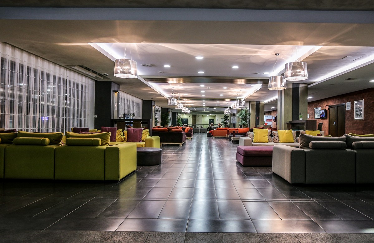 Hotel Stara Planina lobi.jpg