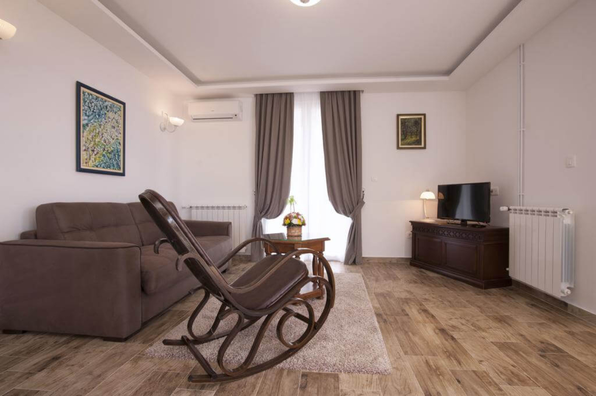 Guest House Medin precednički apartman.jpg