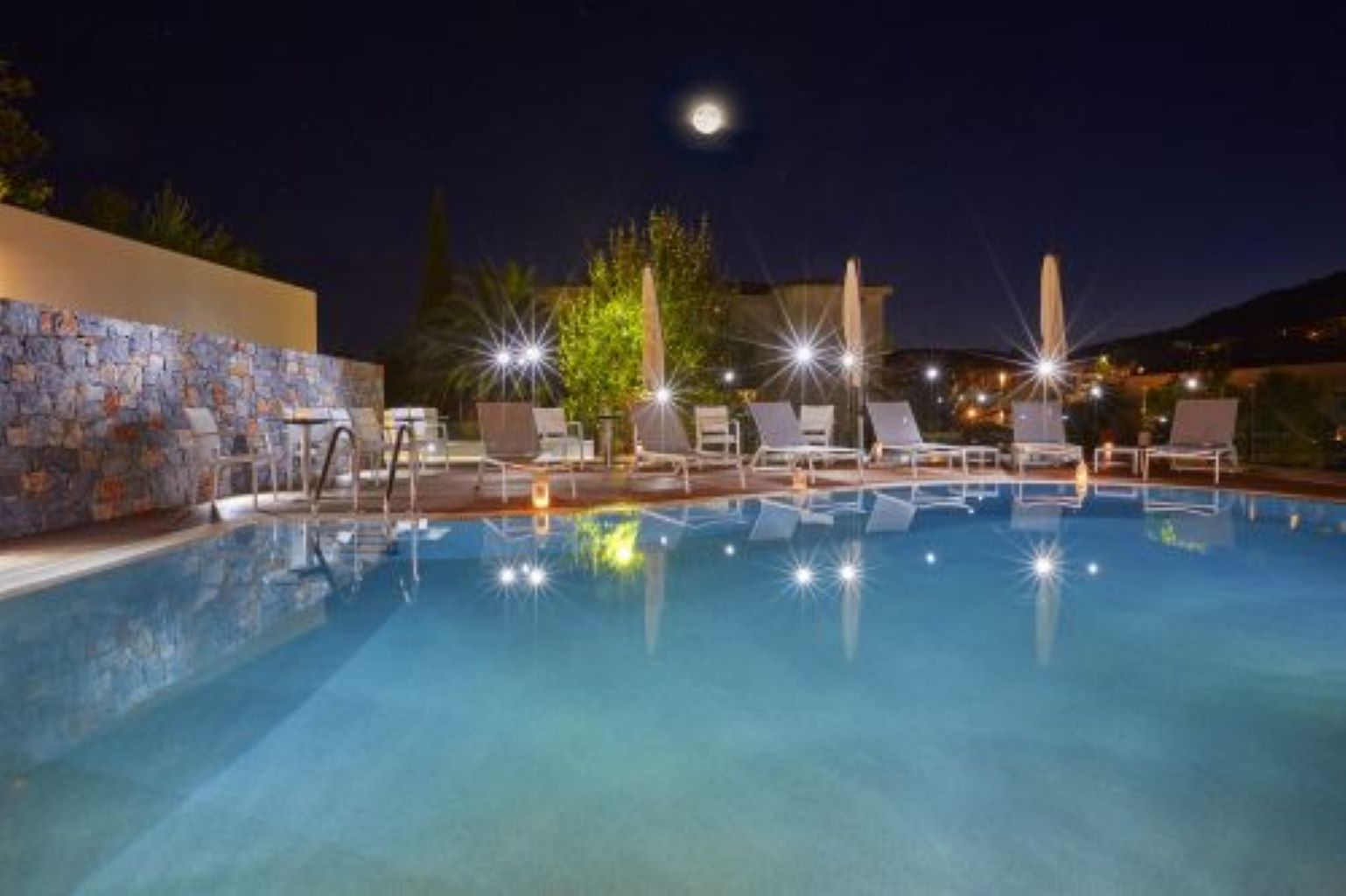 Skiathos-Mystery-Luxury-Residence-bazen-.jpg