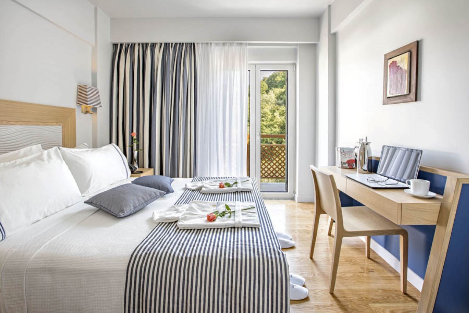 Skiathos-Mystery-Luxury-Residence-spavaća soba-.jpg