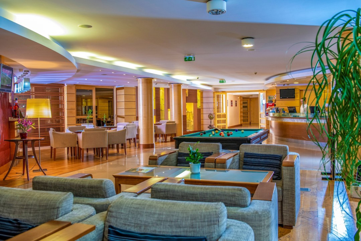 Drava Thermal Resort lobi.jpg