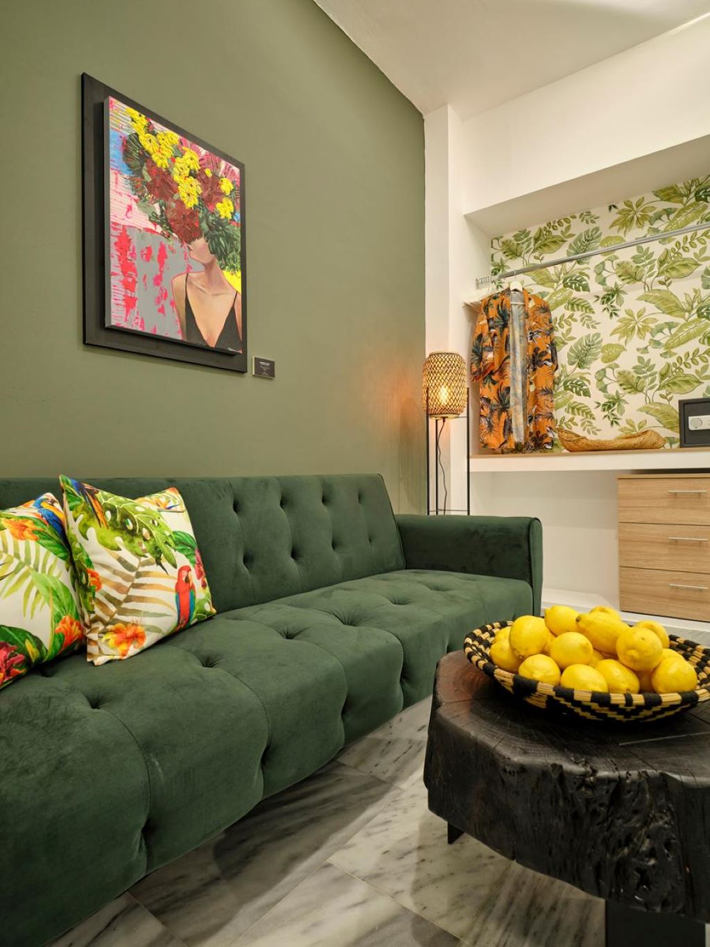 The Tree-dnevni-boravak-sofa.jpg