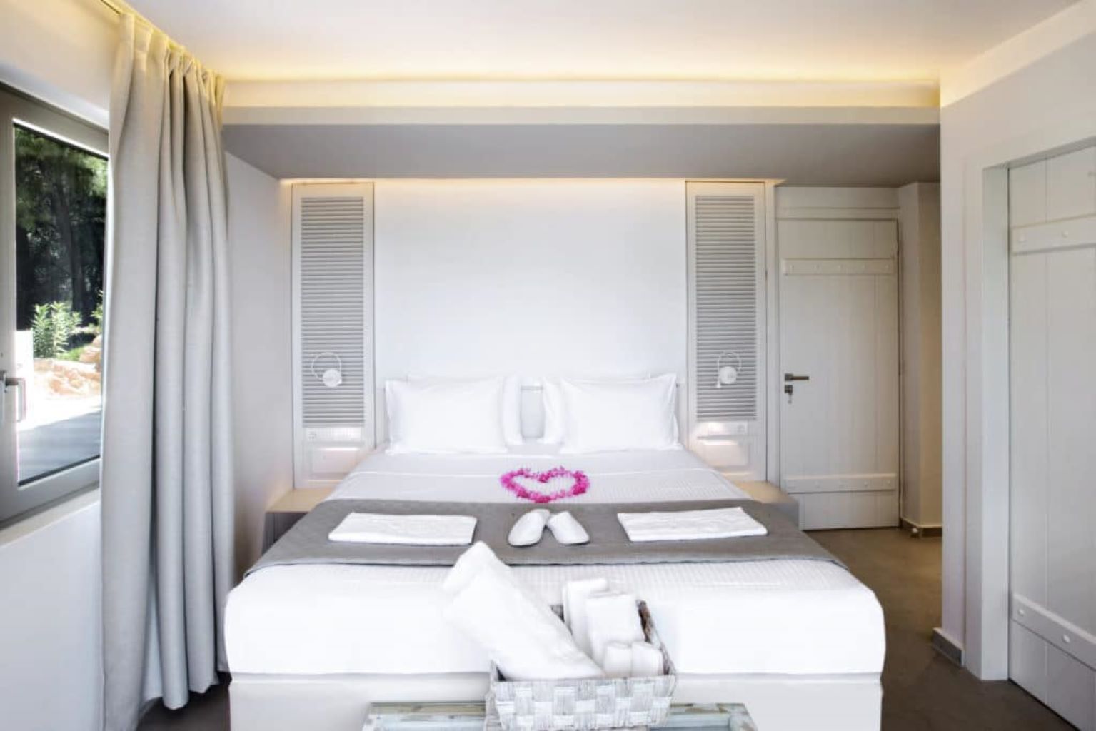 Core-Luxury-Suites-bračni krevet-.jpg