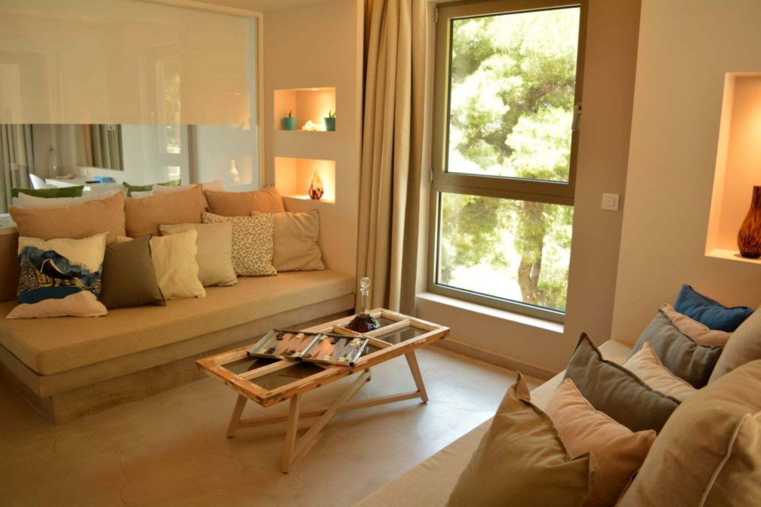 Core-Luxury-Suites-dnevni-boravak-.jpg