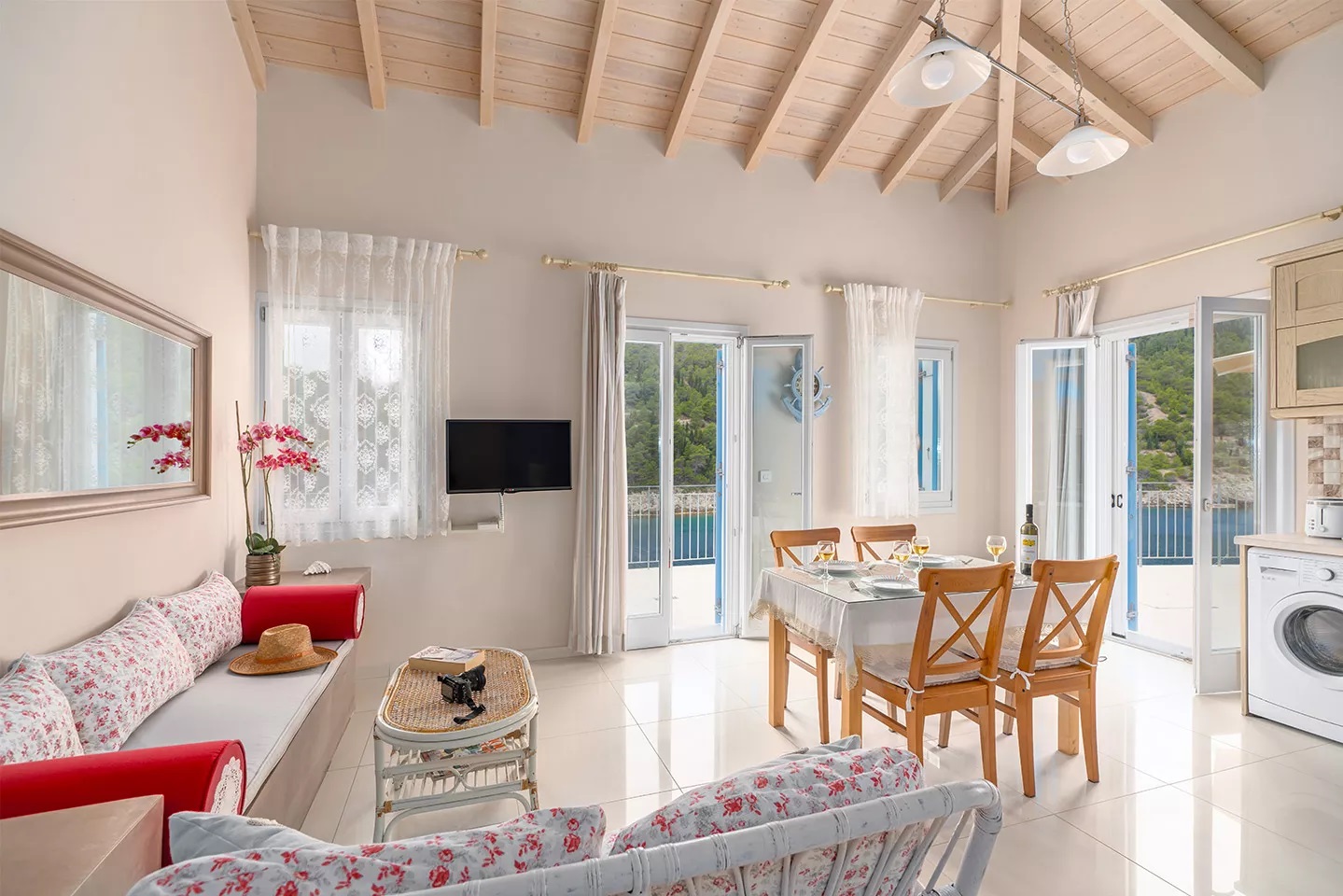 Assos-View-Villa-plori-dnevni boravak-kuhinja.jpg