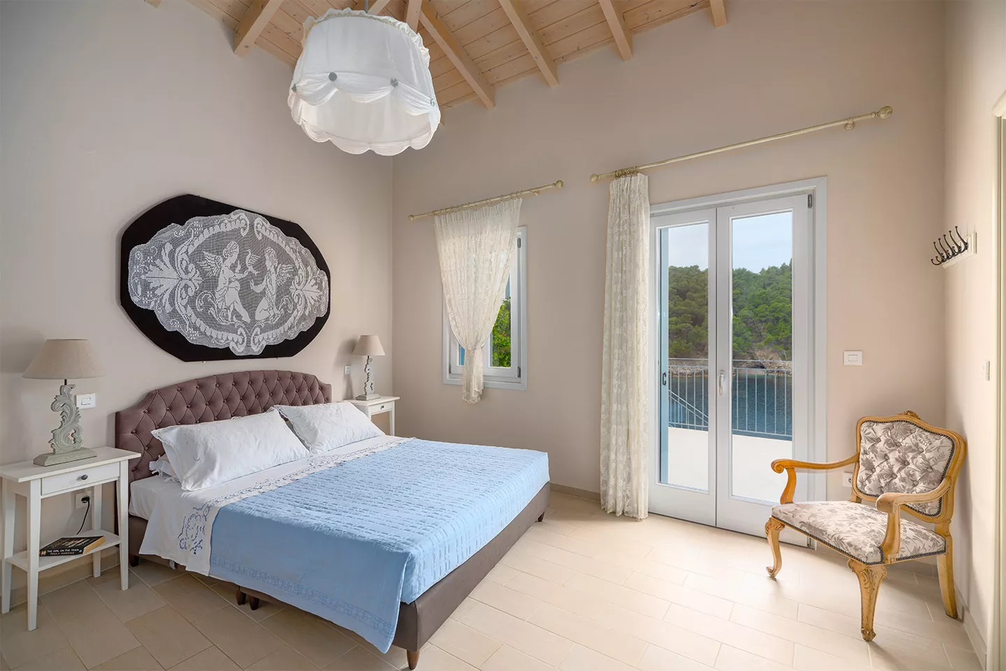 Assos-View-Villa-spavaća-soba-plori-vila.jpg