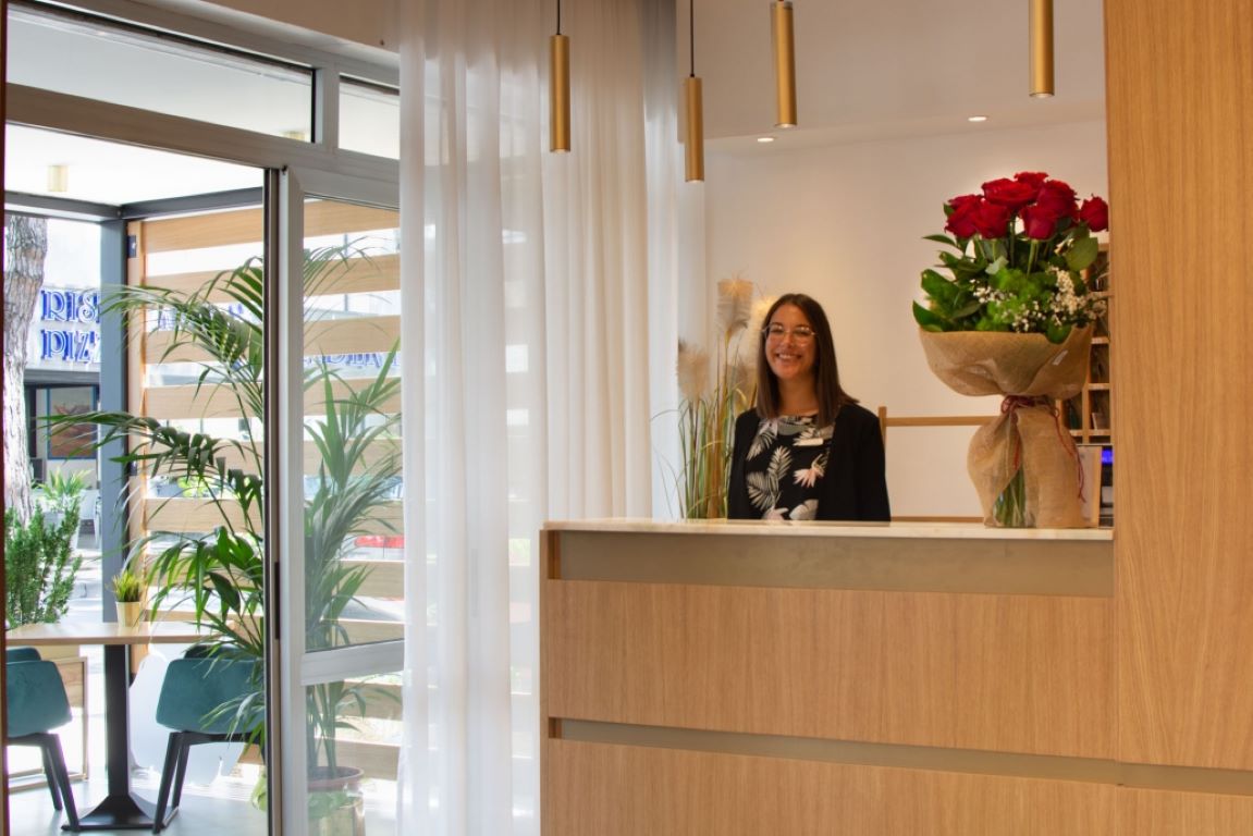 Suez Hotel-Recepcija.jpg