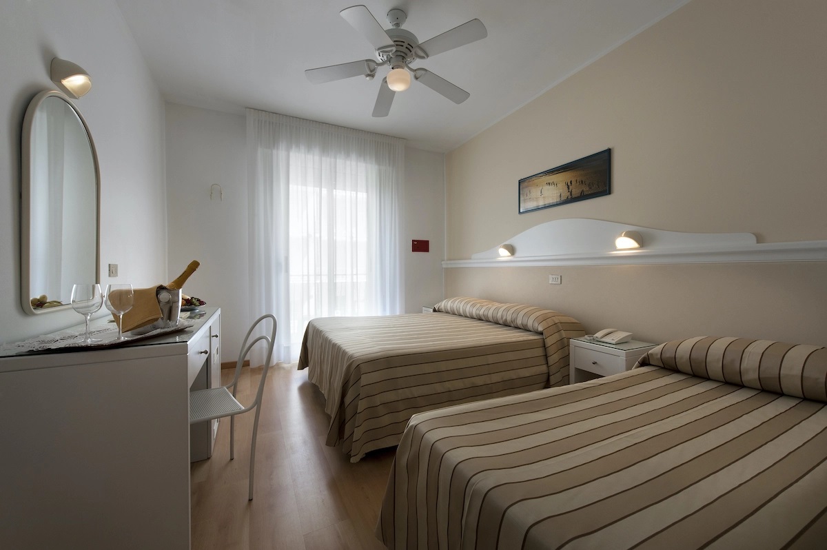 Hotel Miami-Cetvorokrevetna soba.jpg