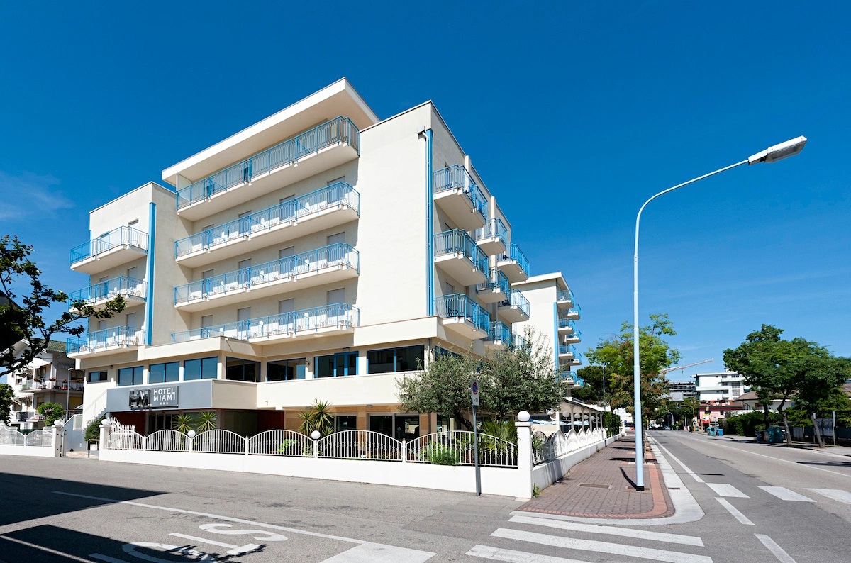 Miami Hotel-Zgrada hotela.jpg