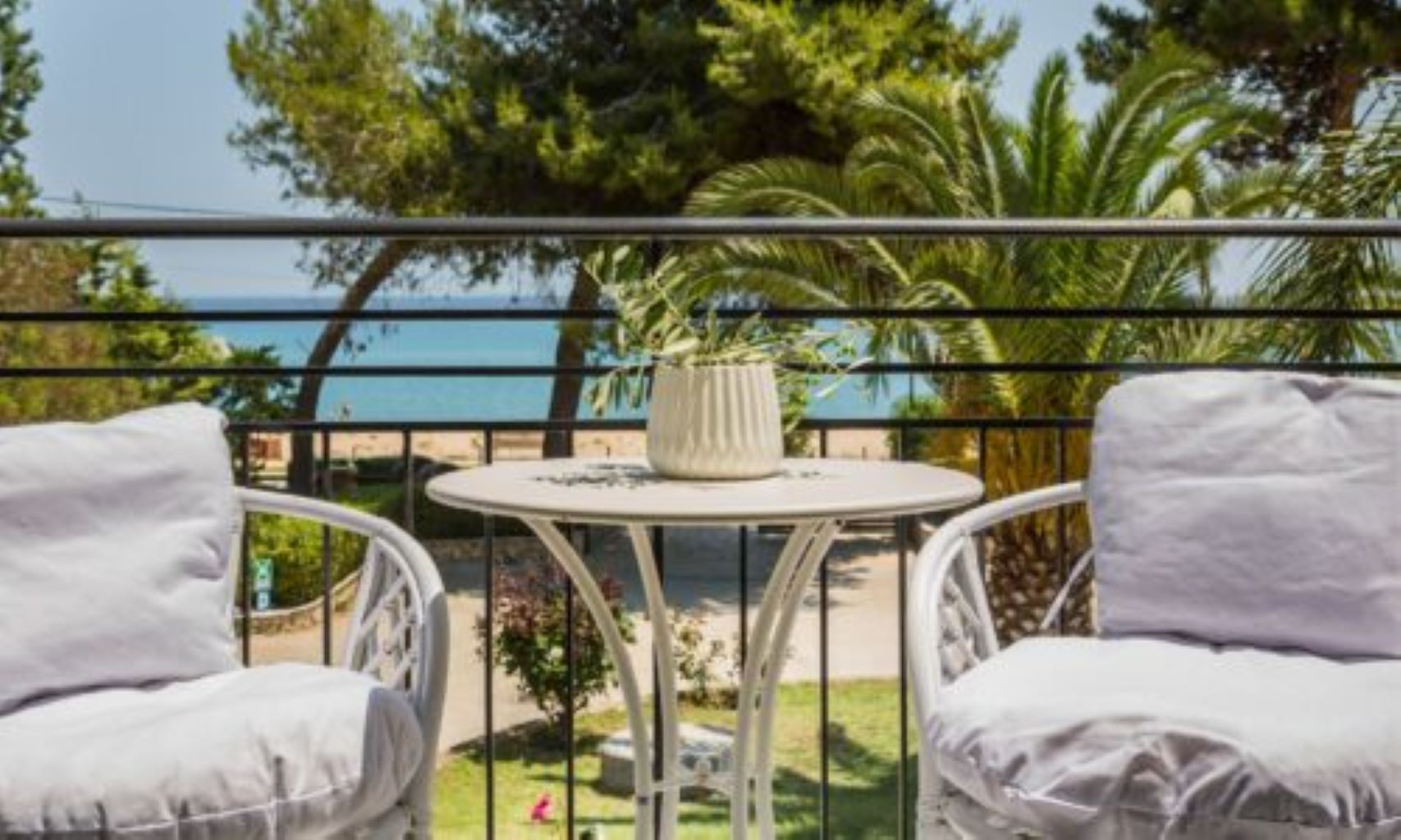Makis-Hotel-balkon-pogled-.jpg